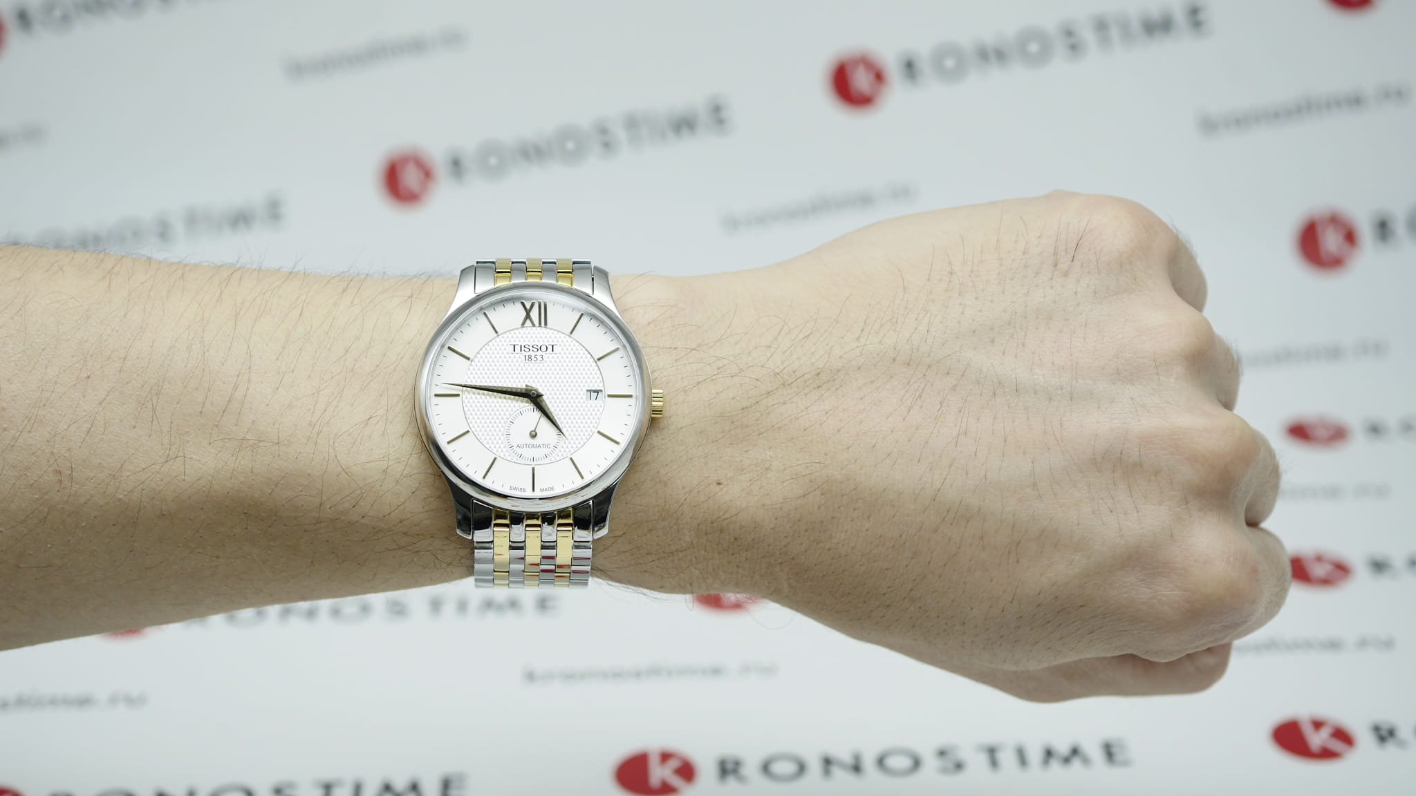 Tissot Tissot Tradition Automatic Small Second T063.428.22.038.00 Tradition — детали корпуса и сталь c pvd покрытием